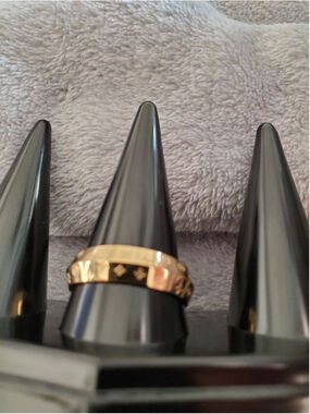 Gold Tone beveled edge Ring band size 10